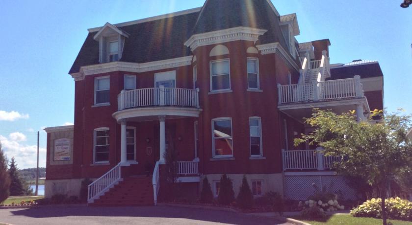 Auberge Montebello Exterior photo
